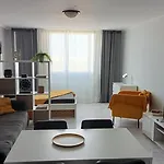 Rocha Gardens * 波尔蒂芒